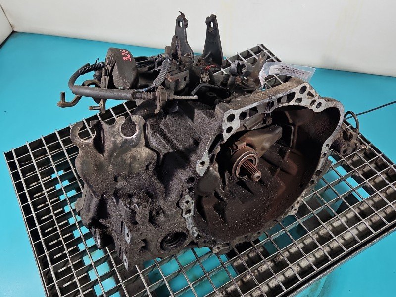 Skrzynia biegów C60 8 Toyota Corolla E12 1.6 vvti