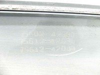 Listwa błotnika przód lewa Toyota Rav4 II 00- 75602-42070