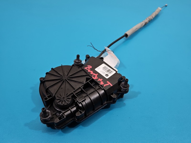 Zamek klapy tył 163672, 163672-10 BMW X5 F15 Producent części: BMW, dociąg klapy 6PIN,