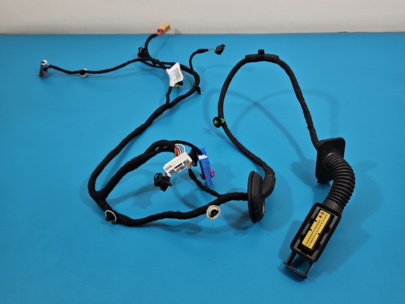 Instalacja Wiązka drzwi przód prawych Skoda Octavia IV 5E3971121A