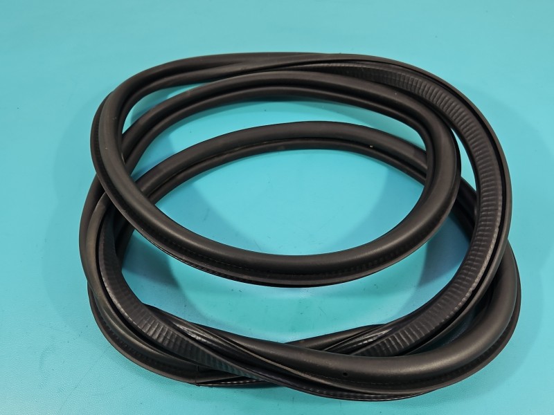 Uszczelka drzwi tył prawa Skoda Kamiq