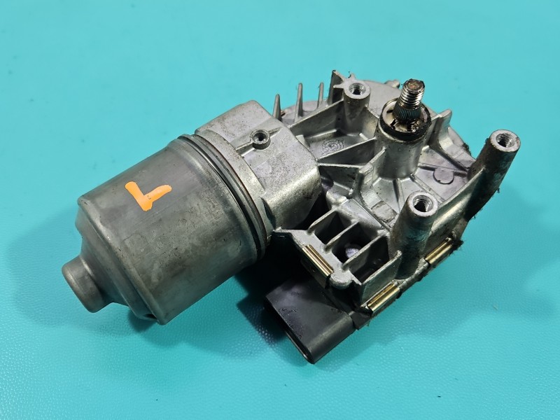 Silniczek Silnik wycieraczek przód Seat Toledo III Producent części: Seat, Europejska, 4pin / lewy 0390241936, 5P0955119B