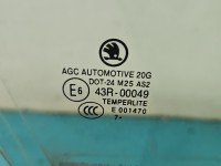 Szyba drzwi przód prawa Skoda Octavia III kombi