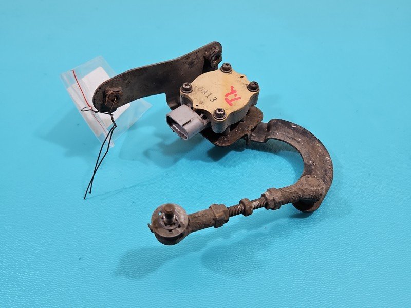 Czujnik poziomowania xenon LEXUS RX II 03-08 Czujnik poziomowania xenon LEXUS RX II 03-08