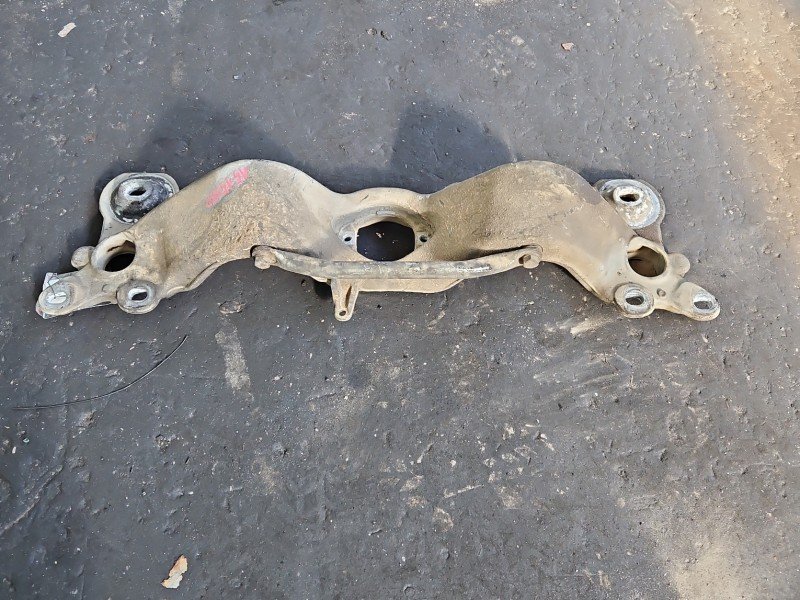 Łapa skrzyni biegów Audi A4 B7 8E0399263AL 1.8 T 20V (BFB)