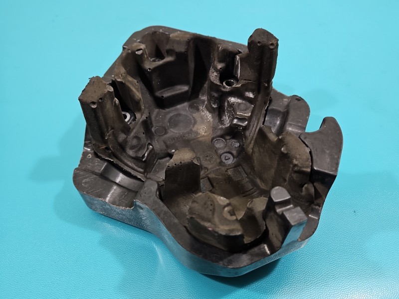 Osłona Producent części: JEEP, pompy wtryskowej Jeep Grand Cherokee IV WK2 3.0 CRD