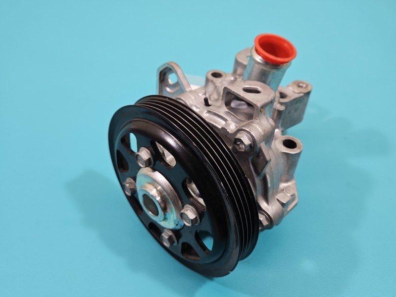 Pompa wody Suzuki Vitara II 2015- 1.5 16V