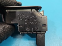 Przełącznik Przycisk haka Skoda Kamiq 657868345A