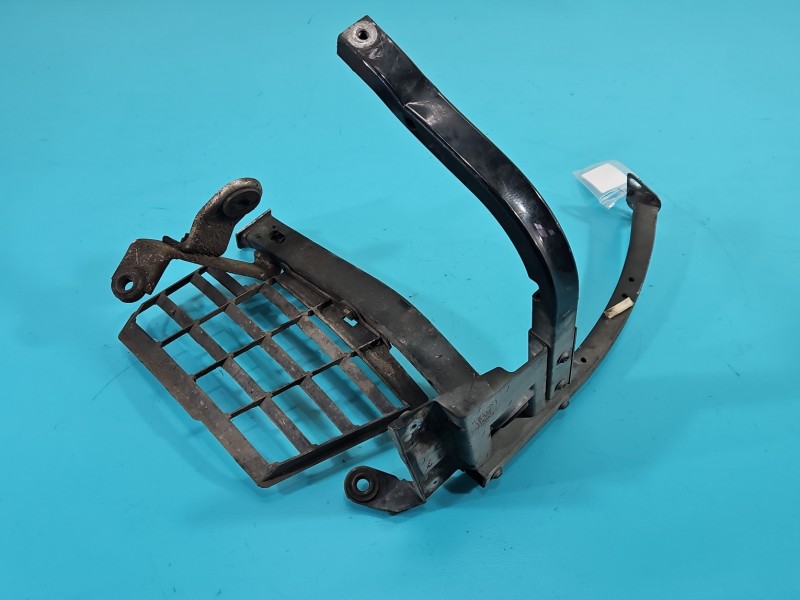 WZMOCNIENIE CZOŁOWE Pas przedni Audi A8 D3 4E0821137E