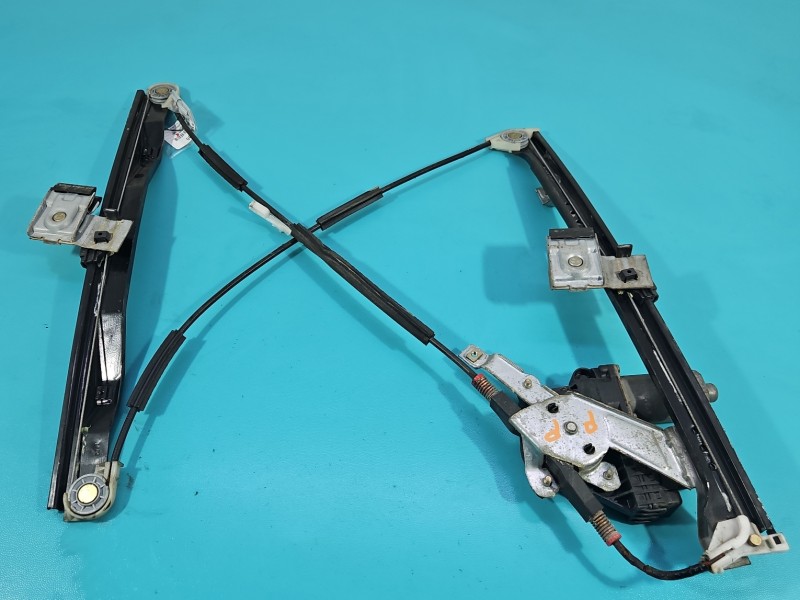 Podnośnik przód prawy SZYBY WINDA Ford Mondeo Mk3 Producent części: FORD, 8pin, uszkodzony pancerz linki, korozja 5d kombi