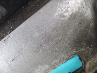 Zderzak przód Vw Jetta V granatowy LD5Q