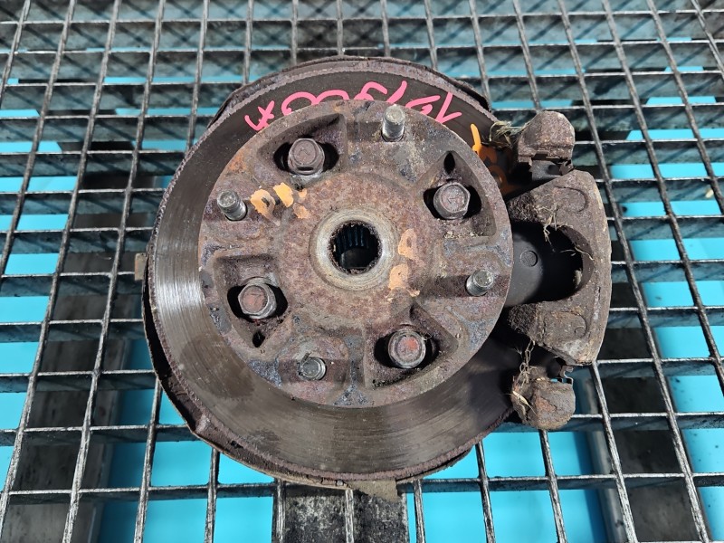 Zwrotnica prawa piasta przód 0.8b Daewoo Tico