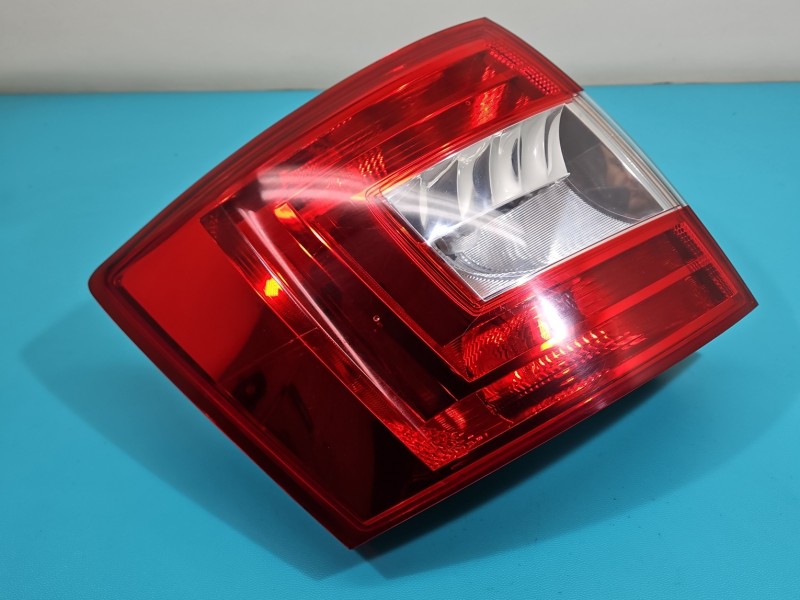 Lampa tył lewa Skoda Octavia III kombi