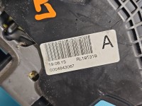 Zamek tył lewy A2047302735 MERCEDES W176 Mercedes, 4pin