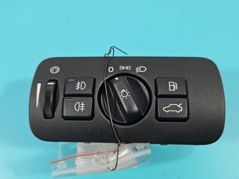 Przełącznik włącznik świateł Volvo S80 II 30739402 Przełącznik włącznik świateł Volvo S80 II 30739402