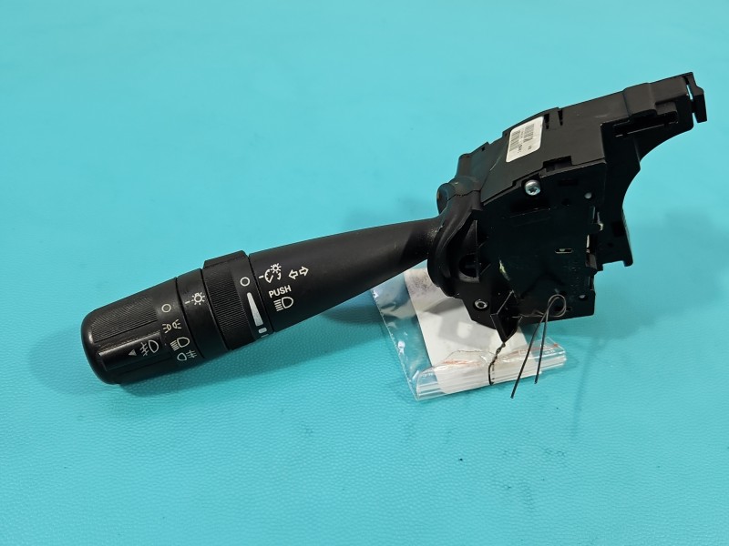 Przełącznik kierunkowskazów świateł Dodge Journey 214866145