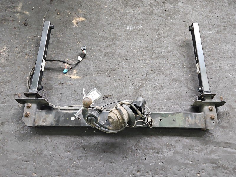 Hak holowniczy Mercedes W212 Hak holowniczy Mercedes W212