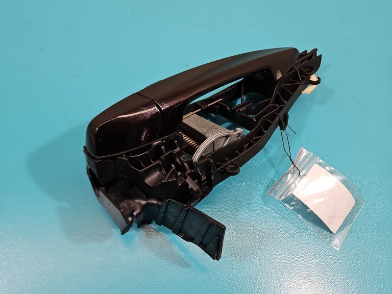 Klamka przód prawa zewnętrzna BMW X5 F15 7304804 Klamka przód prawa zewnętrzna BMW X5 F15 7304804