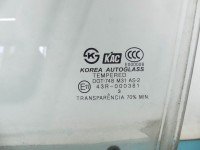 Szyba drzwi przód lewa Hyundai Accent II HB