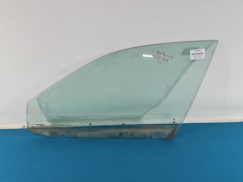 Szyba drzwi przód lewa Skoda Octavia I kombi