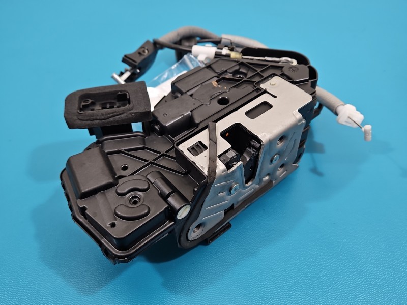 Zamek tył lewy A5T-5TA839015T, A5T5TA839015T, 5E3839085A Skoda Octavia IV 8pin