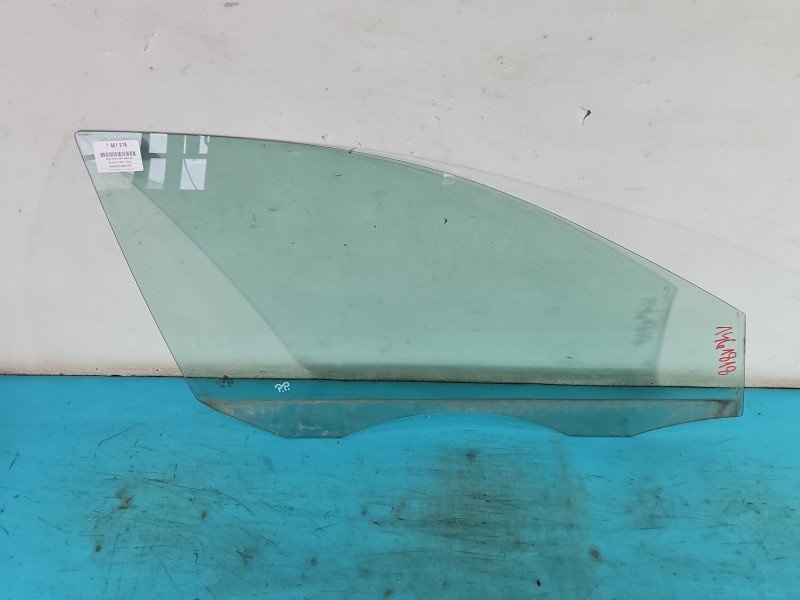 Szyba drzwi przód prawa Vw Jetta VI sedan