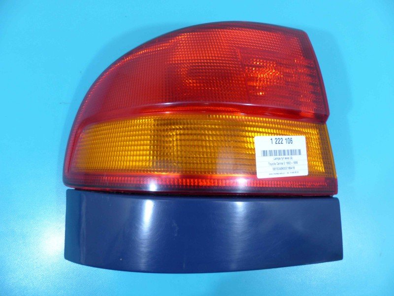 Lampa tył lewa Toyota Carina E sedan