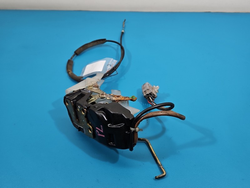 Zamek przód lewy Toyota Rav4 I 94- EUROPA TOYOTA, 7pin. Brak nr.