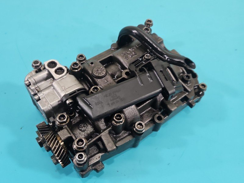 Pompa oleju Vw Passat B7 2.0 tdi (Cff) 03L103535