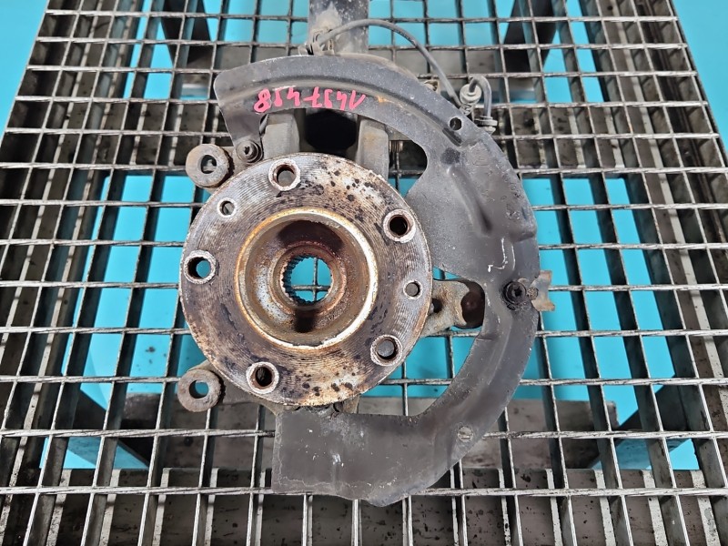 Zwrotnica prawa piasta przód 1.3 TCe Renault Megane IV