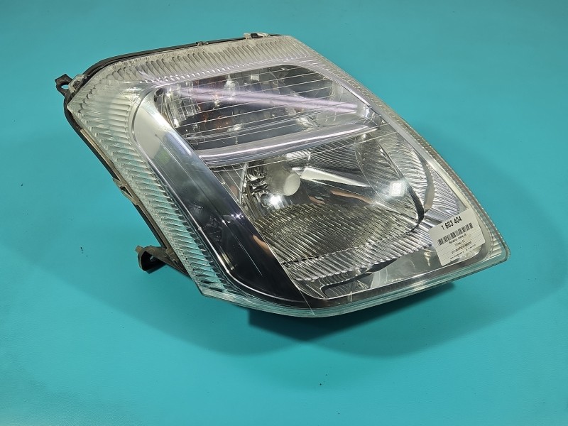 Reflektor prawy lampa przód Citroen C2 EUROPA 9680128180