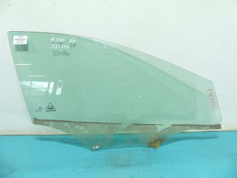 Szyba drzwi przód prawa Hyundai I30 II 12-16 HB