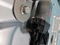 Podnośnik przód prawy Nissan Qashqai I J10 06-13 80770JD00A 5d
