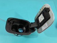 Klapka wlewu paliwa Skoda Scala 2019- Kolor: szary, Europejska, Kod lakieru: LA7W, Ubytki lakieru / szary LA7W