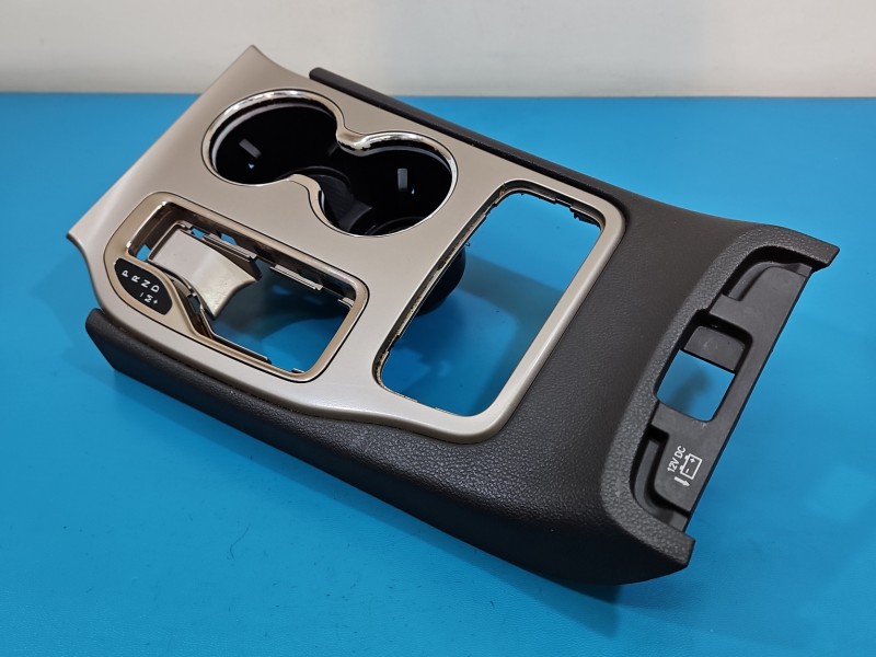 Uchwyt na napoje kubek CUP HOLDER Jeep Grand Cherokee IV WK2 8561840, X90018101BL