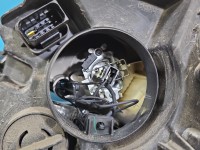 Reflektor prawy lampa przód Peugeot 301 EUROPA 9817296980, 90117969