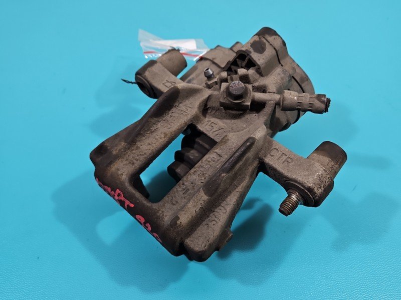 Zacisk tył prawy Vw Caddy IV 2.0 tdi HB