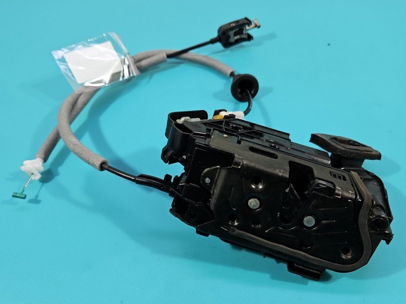 Zamek przód prawy 5TB837016 Skoda Superb III EUROPA