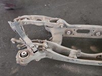 Tylna belka oś tył Mercedes W213 2.0 CDI