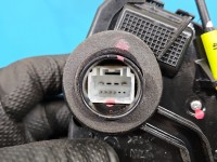 Zamek przód lewy Toyota Corolla E15 EUROPA TOYOTA, 6 pin.