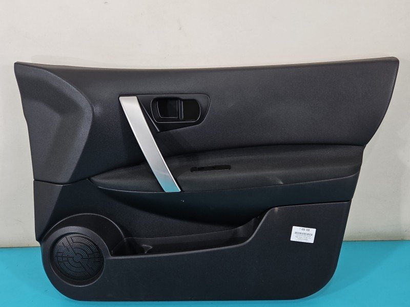 Tapicerka drzwi przód prawa boczek Nissan Qashqai I J10 06-13 80976-JD100