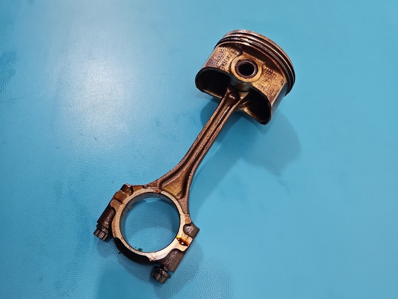 Tłok Toyota Prius II XW20 03- 1.5b (1NZ) 77KM