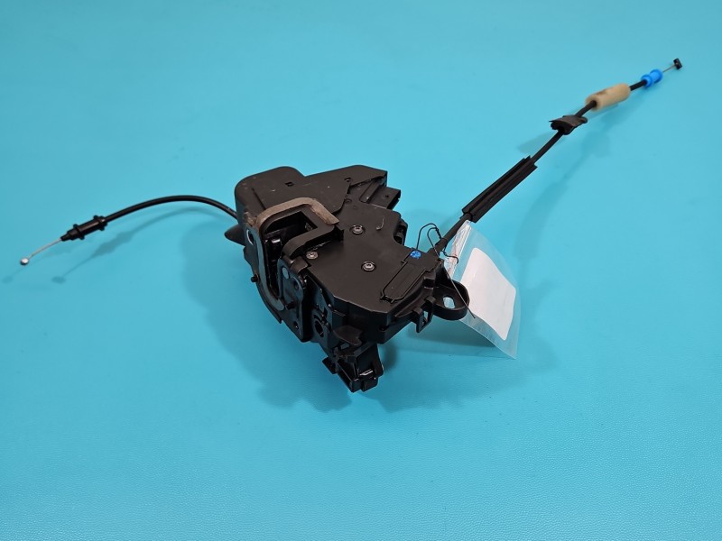 Zamek przód lewy 9835419280 Opel Astra VI L EUROPA Producent części: OPEL, 5pin