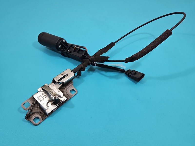 Zamek klapy tył 4E0827383C Audi A8 D3 sedan Producent części: Audi, Dociąg