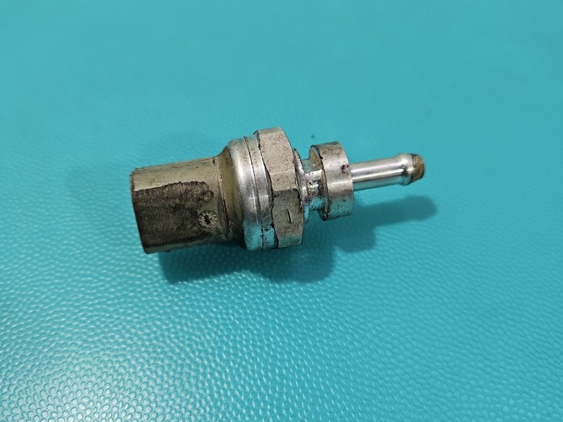 Czujnik ciśnienia spalin MERCEDES W176 3EBP0008