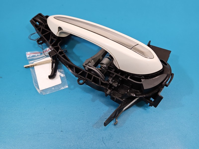 Klamka przód lewa zewnętrzna BMW G30 7401203 300