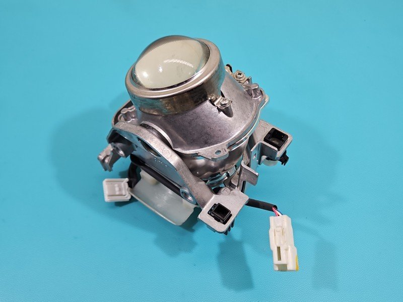 Soczewka reflektora prawego LEXUS RX II 03-08 10047-77894 prawa