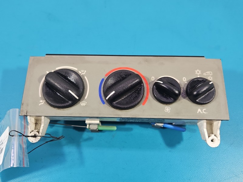 Konsola panel nawiewu Renault Kangoo I E6002