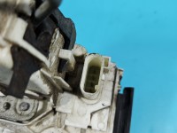 Zamek przód lewy P04589913AE Fiat Freemont EUROPA Producent części: FIAT, 4pin