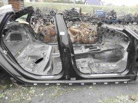 Próg prawy SŁUPEK ŚRODKOWY B AUDI A6 C7 sedan 4d czarny LY8X